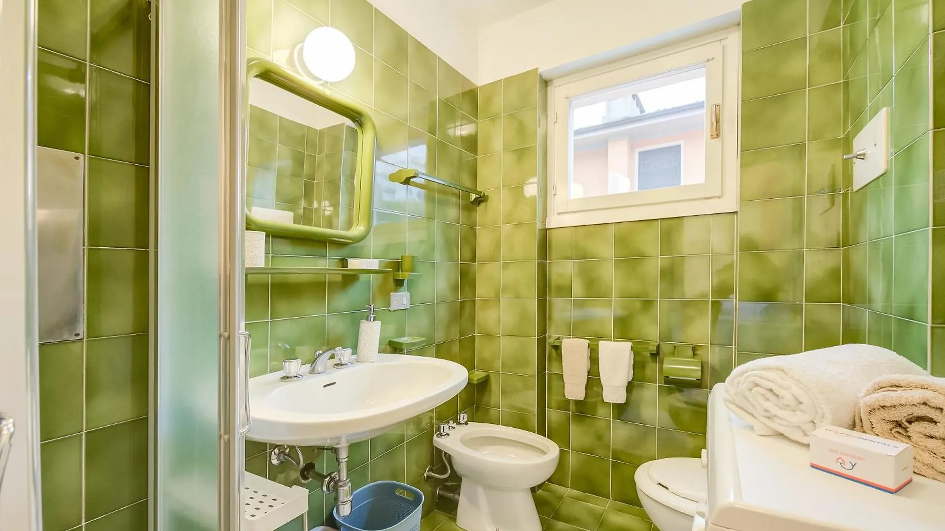Franka House Terrace Private & Lake View - Happy Rentals Gardone Riviera Apartman